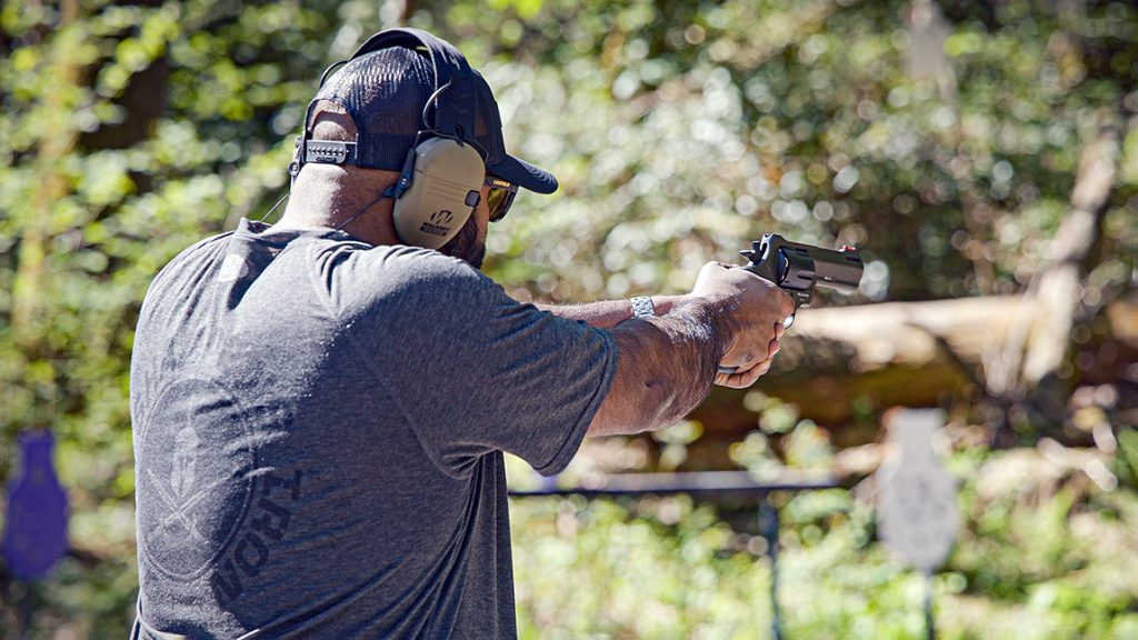 Shooting Taurus 444UL.